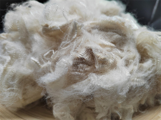 Serat Stapel Aramid Kekuatan Tarik Tinggi Dengan Perpanjangan 40% Dan 4,1 CN/Dtex